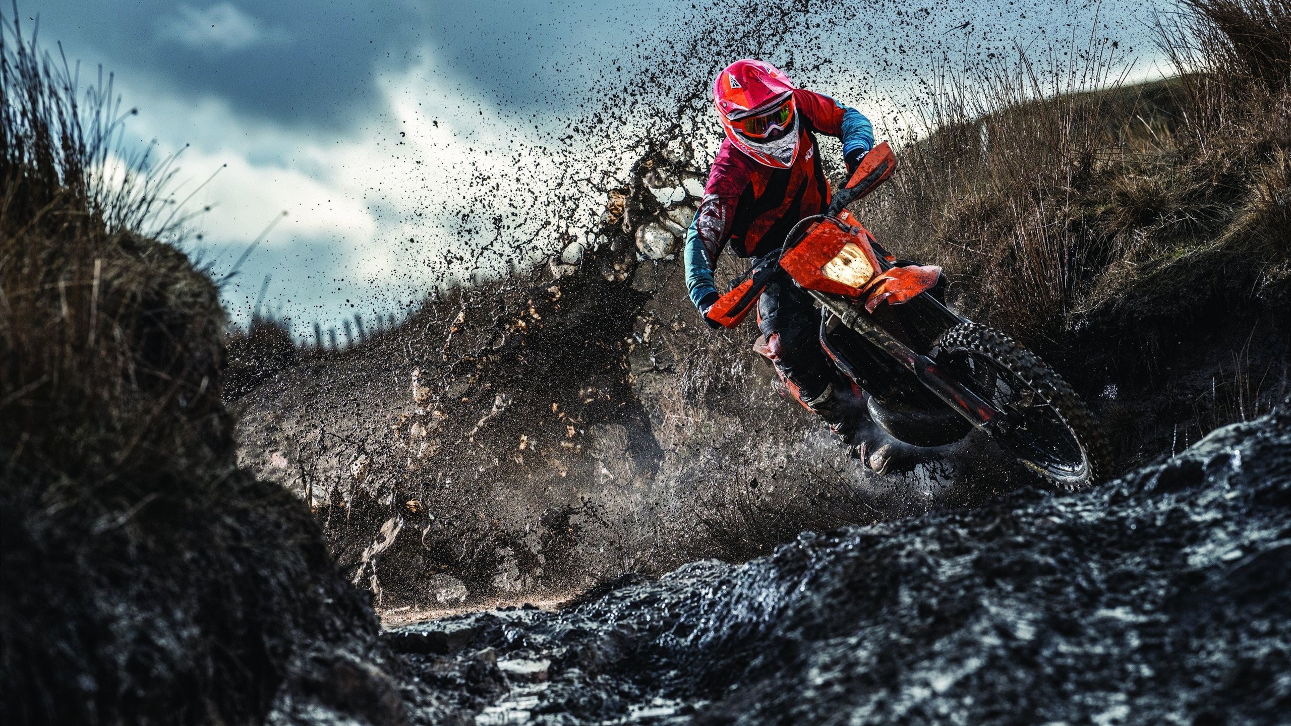 俄克拉荷马城雷霆八强战小胜本菲卡，维尼修斯砍下50记关键球，全场沸腾